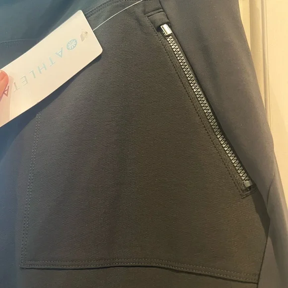 Athleta Headlands Hybrid Cargo Tight - Picture 3 of 8